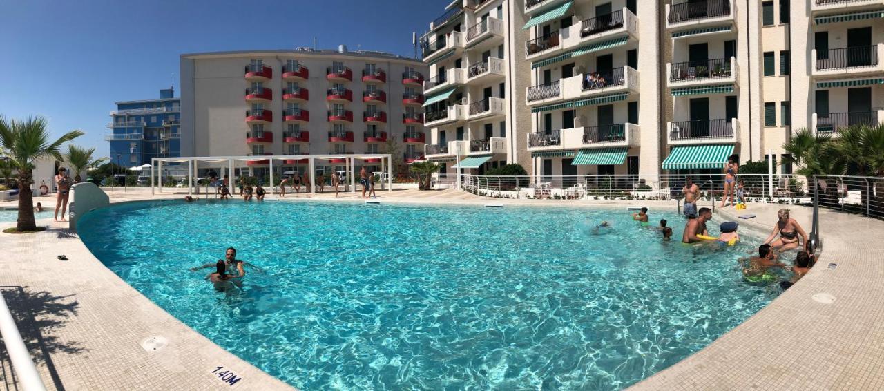 Residence El Palmar Fronte Mare, Fronte Spiaggia Lido di Jesolo Exterior photo
